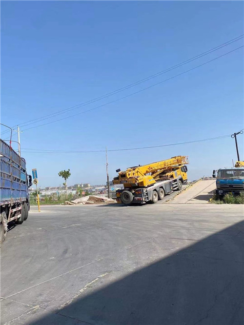 岑巩县25吨吊车的租赁价格大概是多少？